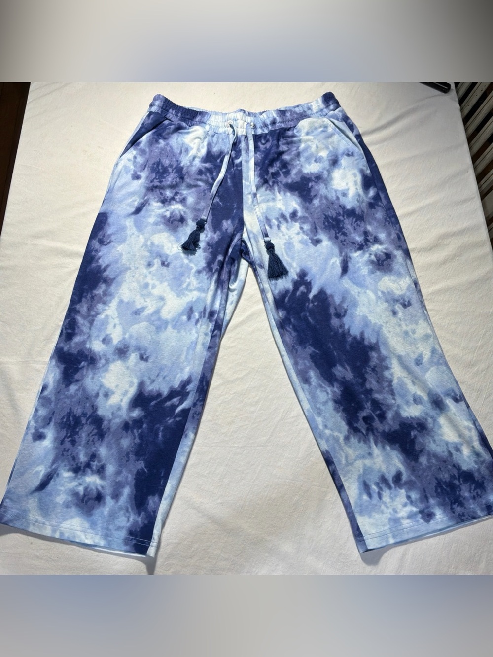 Belle by Kim Gravel Crop Pants Women’s Blue White Tie Dye Drawstring Sz M